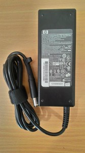 Jual Charger, Adaptor Laptop HP Compaq 19V 4.74A Colokan Jarum Yogyakarta